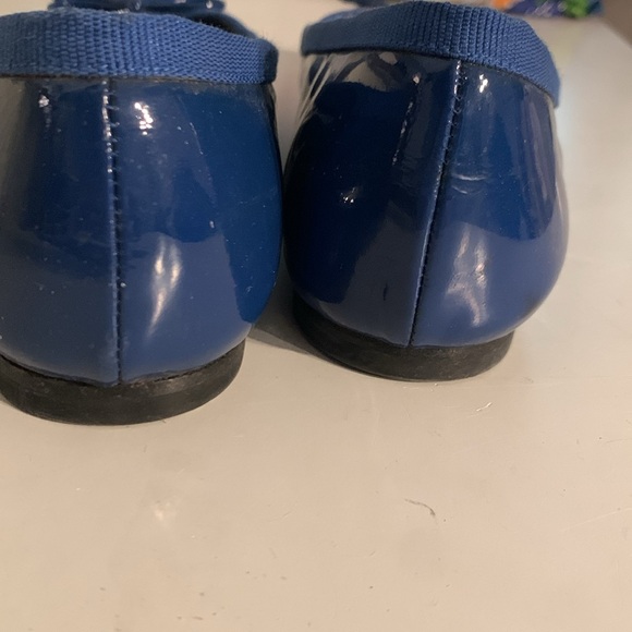 Stuart Weitzman patent leather blue flats w/studs. Preowned-see pics.  Size 9.5 - Picture 9 of 9